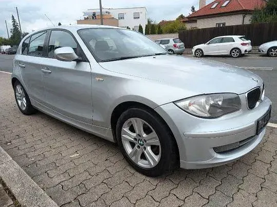 Gebraucht BMW 116 Sport Line 116 PS (85 kW) 2011 Silber Kleinwagen
