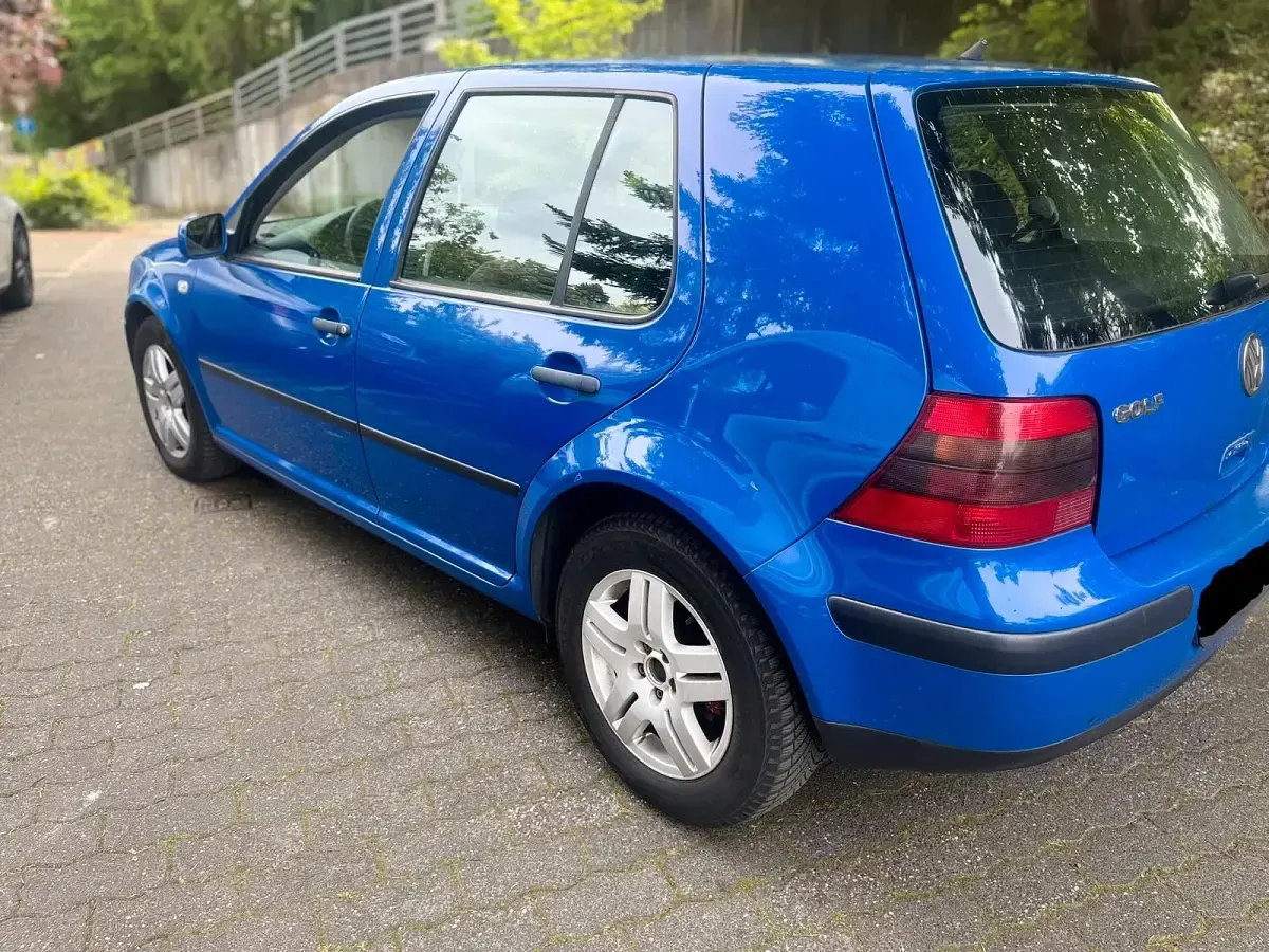 Gebraucht VW Golf IV 105 PS (77 kW) 2002 Blau Kleinwagen