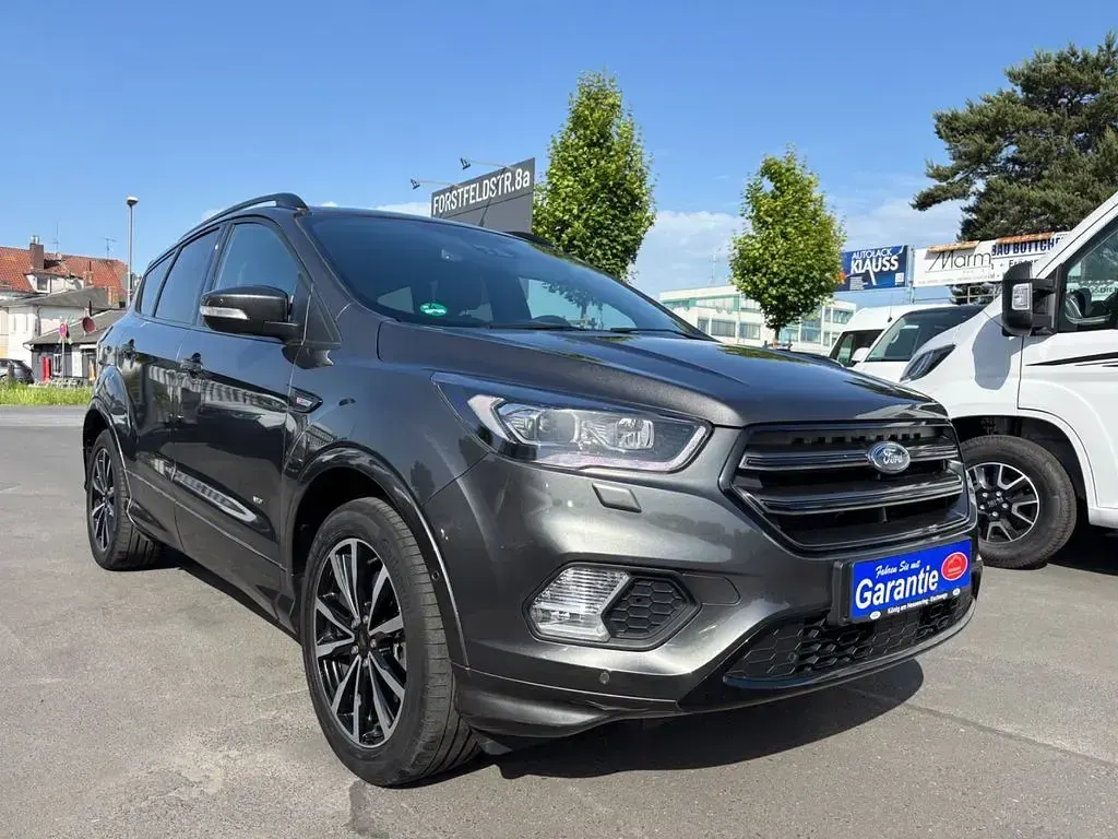 Usado Ford Kuga ST-Line 175 HP (128 kW) 2018 Cinzento SUV