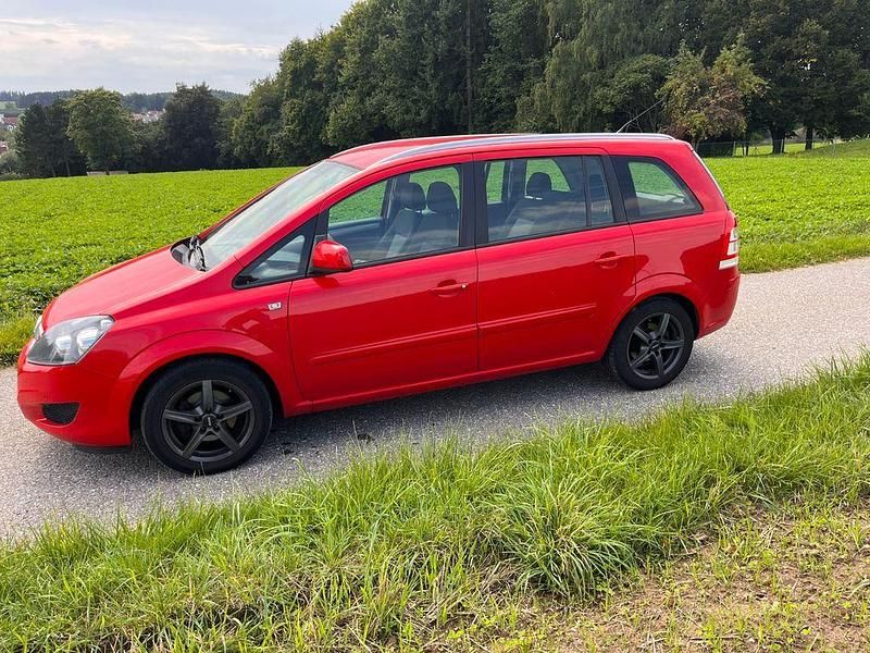 Rot Gebraucht 2014 Opel Zafira Family Van / Kleinbus | 3.800 € (Guter Preis) - Bild 1/4