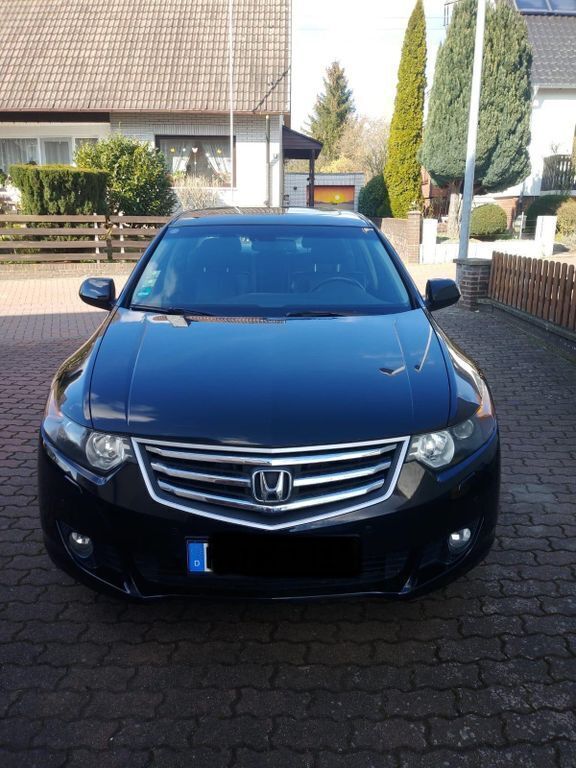 Schwarz Gebraucht 2009 Honda Accord Executive Limousine | 6.900 € (Guter Preis) - Bild 1/4