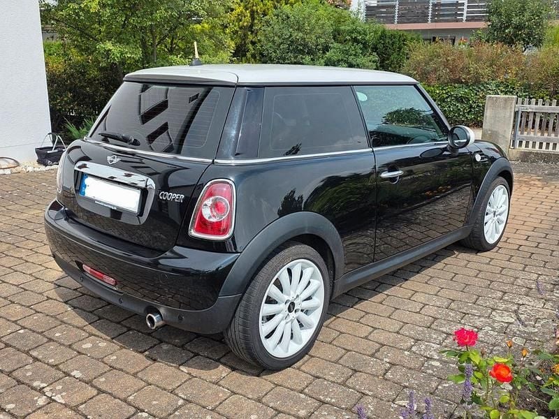 Gebraucht Mini Cooper 122 PS (89 kW) 2012 Schwarz Kleinwagen