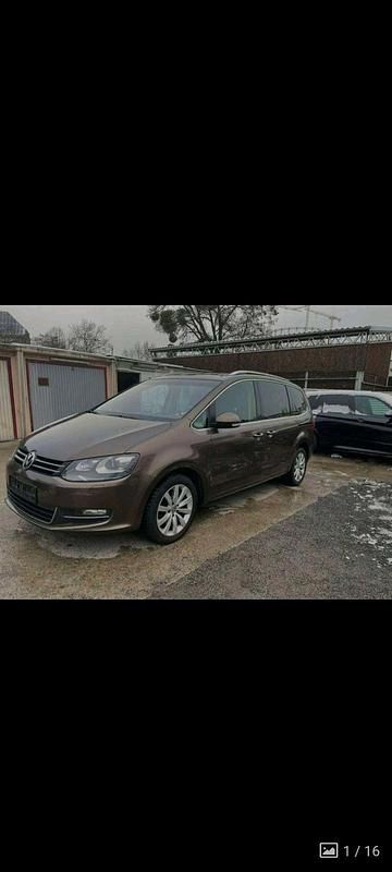 Braun Gebraucht 2011 VW Sharan Van / Kleinbus | 12.999 € - Bild 1/4