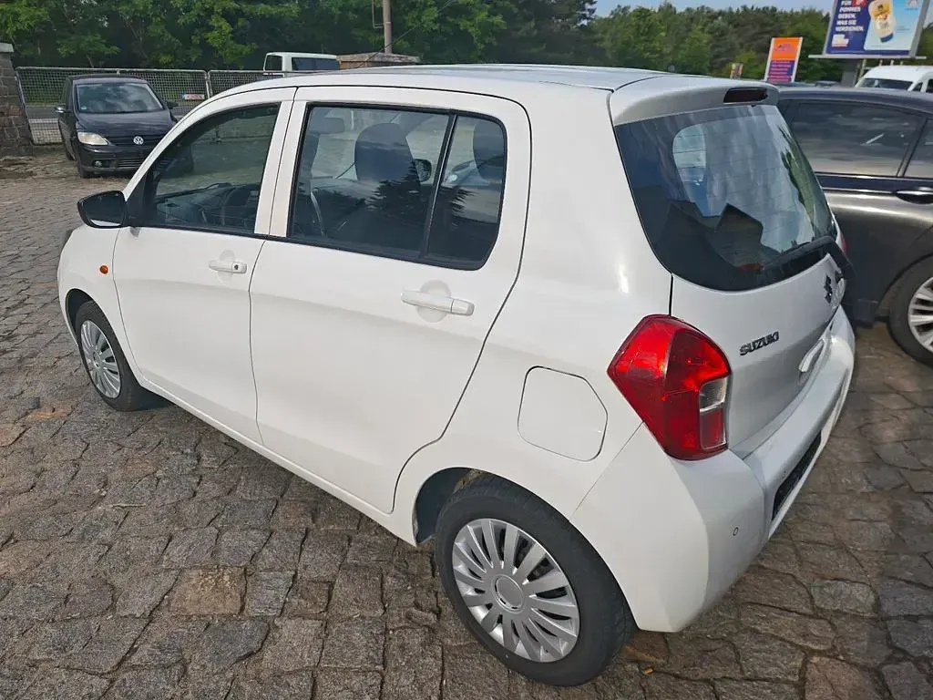 Gebraucht Suzuki Celerio Club 68 PS (50 kW) 2016 Weiß Kleinwagen