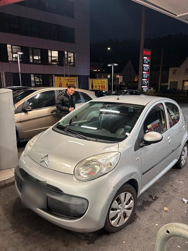 Grau Gebraucht 2007 Citroën C1 Kleinwagen | 1.800 € (Fairer Preis) - Bild 1/4