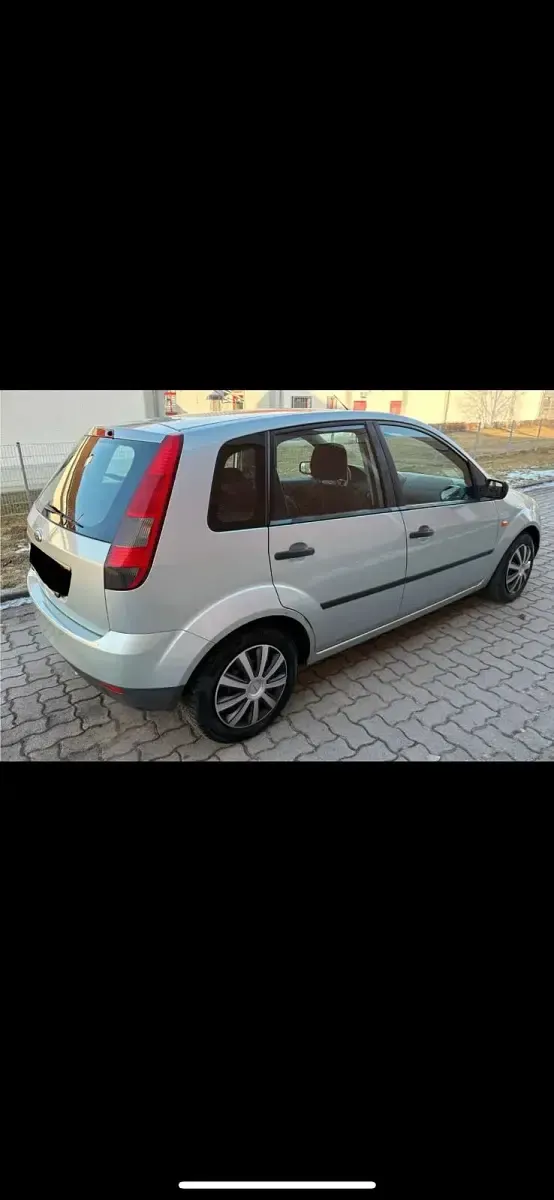 Gebraucht Ford Fiesta 70 PS (51 kW) 2004 Silber Kleinwagen