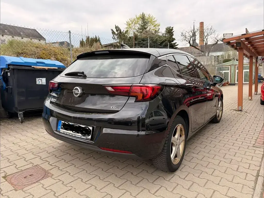 Usata Opel Astra Selection 110 CV (80 kW) 2016 Nero Berlina
