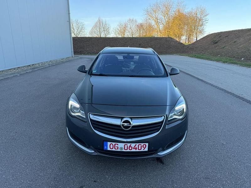 Gebraucht Opel Insignia Edition 136 PS (100 kW) 2015 Grau Kombi