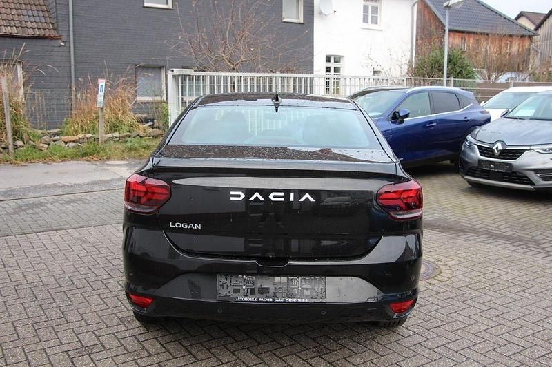 Gebraucht Dacia Logan 91 PS (66 kW) 2024 Schwarz Limousine
