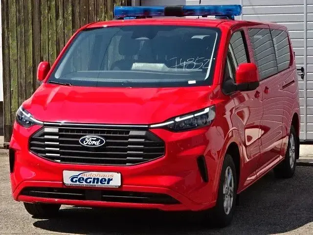Gebraucht Ford Transit Custom Limited 136 PS (100 kW) 2024 Race red Van / Kleinbus