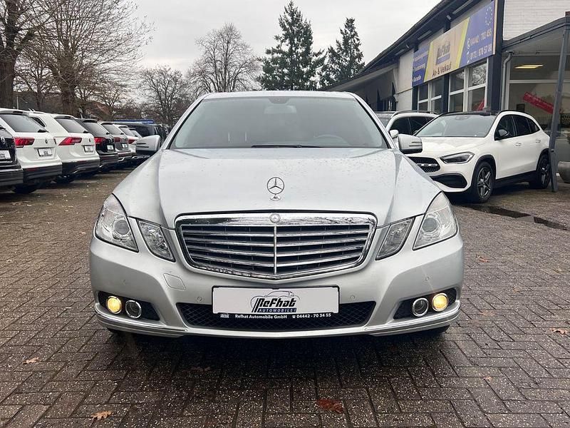 Gebraucht Mercedes E200 136 PS (100 kW) 2009 Silber Limousine