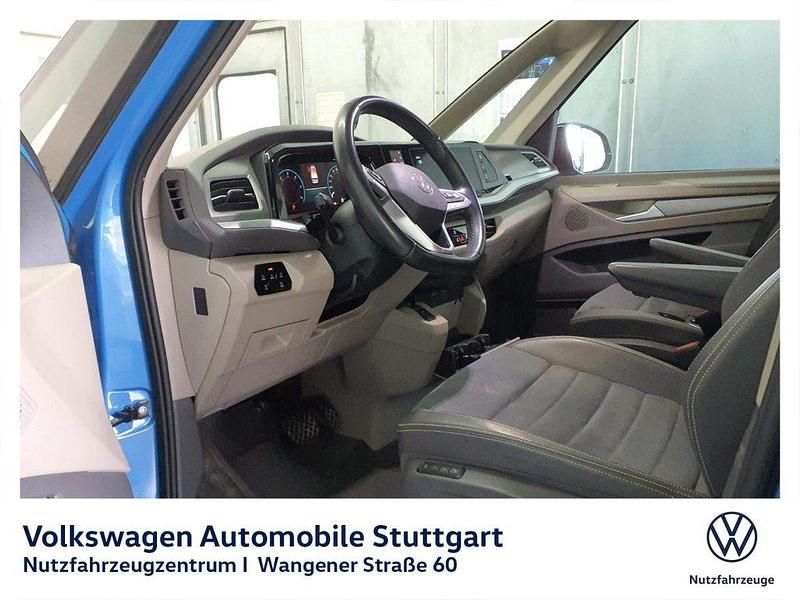Gebraucht VW Multivan Life 150 PS (110 kW) 2023 Medium blue metallic Van