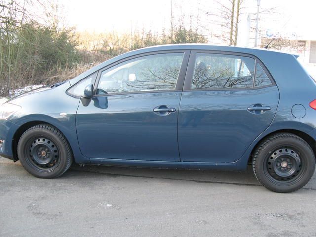 Gebraucht Toyota Auris Executive 124 PS (91 kW) 2008 Blau metallic Limousine