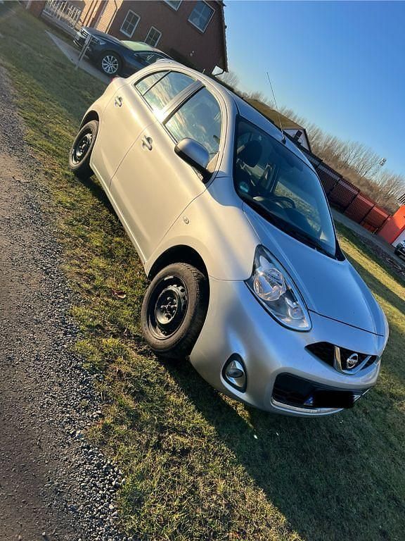 Silber Gebraucht 2015 Nissan Micra Limousine | 3.700 € (Fairer Preis) - Bild 1/4