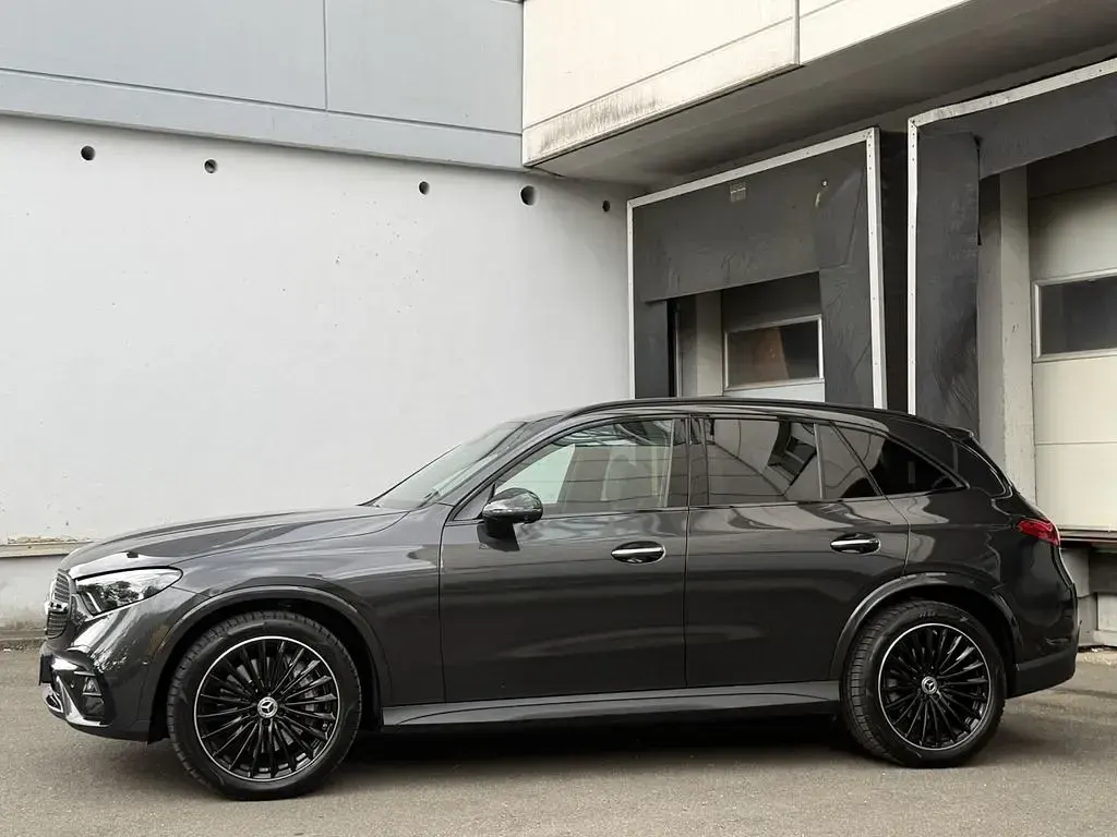 Gebraucht Mercedes GLC300 AMG 258 PS (189 kW) 2024 Grau SUV