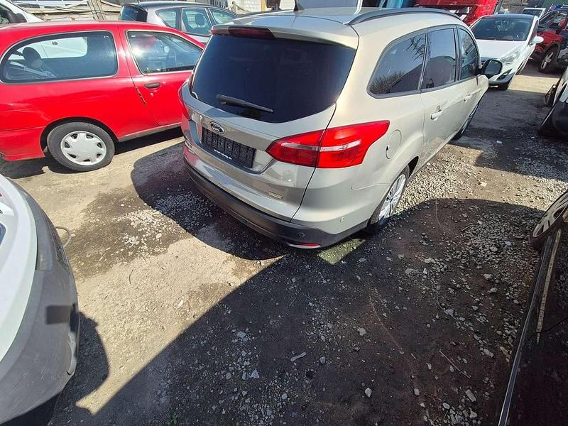 Gebraucht Ford Focus Business Edition 101 PS (74 kW) 2015 Grau Kombi