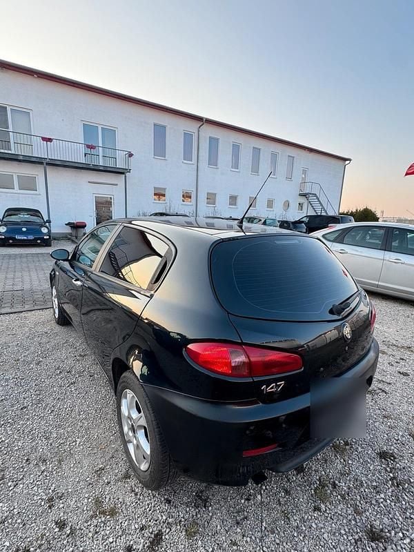 Gebraucht Alfa Romeo 147 105 PS (77 kW) 2010 Schwarz Kleinwagen