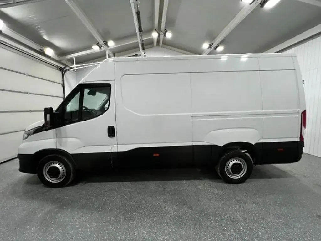 Gebraucht Iveco Daily 156 PS (114 kW) 2024 Bianco ic 194 (weiss) Van