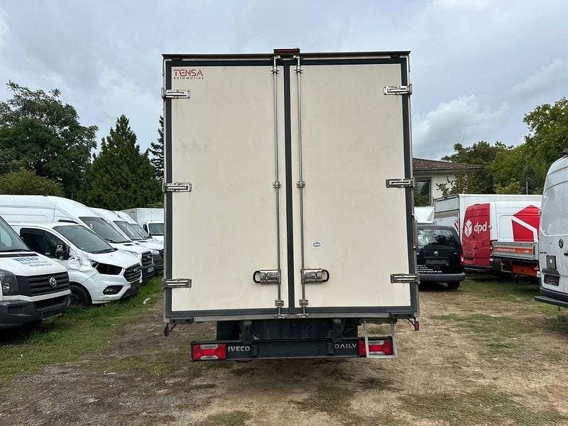 Gebraucht Iveco Daily 150 PS (110 kW) 2017 Weiß Van / Kleinbus
