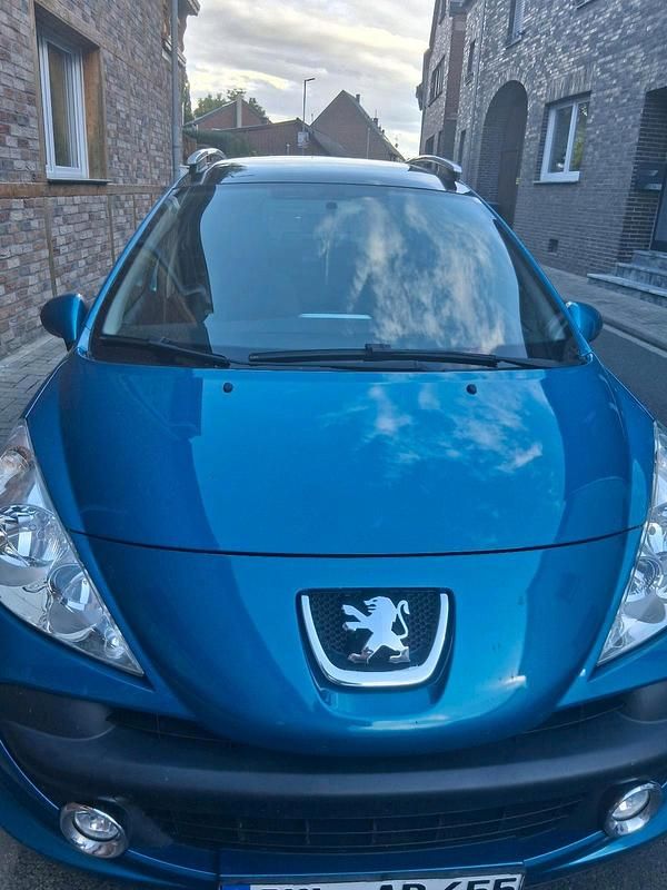 Blau Gebraucht 2009 Peugeot 207 Kombi | 2.500 € (Fairer Preis) - Bild 1/4