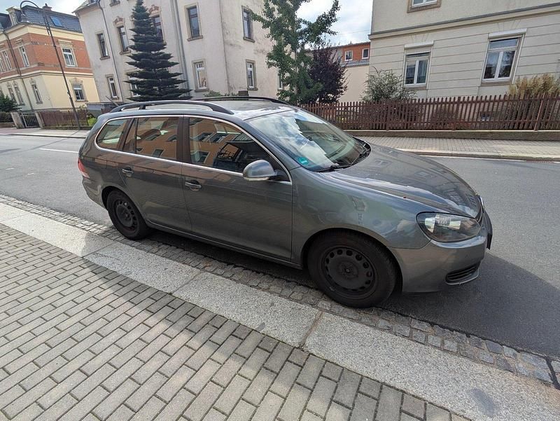 Grau Gebraucht 2010 VW Golf VI Kombi | 3.200 € (Guter Preis) - Bild 1/4