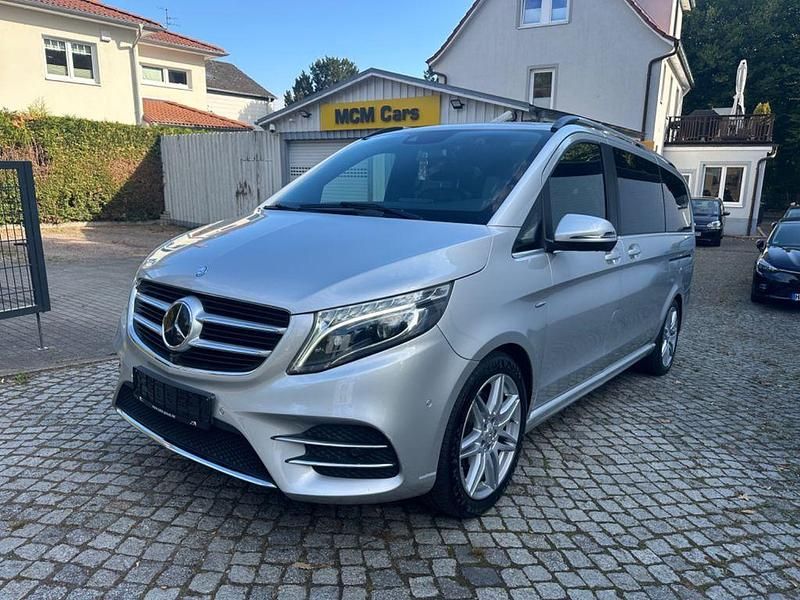 Silber Gebraucht 2017 Mercedes V250 AMG Van / Kleinbus | 38.890 € (Fairer Preis) - Bild 1/4