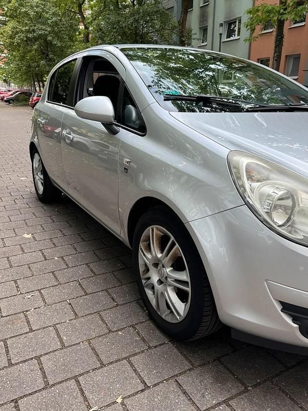 Gebraucht Opel Corsa 87 PS (63 kW) 2010 Silber Kleinwagen