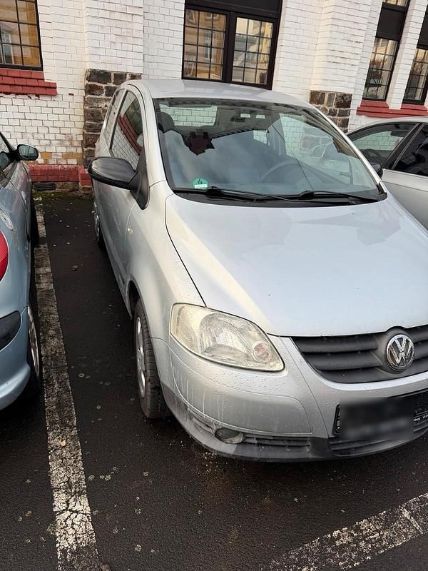 Grau Gebraucht 2008 VW Fox Kleinwagen | 1.900 € (Fairer Preis) - Bild 1/4