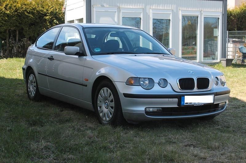 Gebraucht BMW 316 Compact 116 PS (85 kW) 2002 Silber Kleinwagen