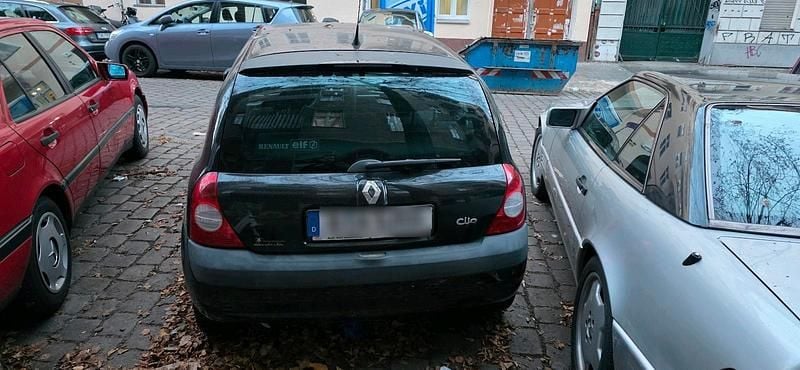 Gebraucht Renault Clio II 75 PS (55 kW) 2002 Schwarz Kleinwagen