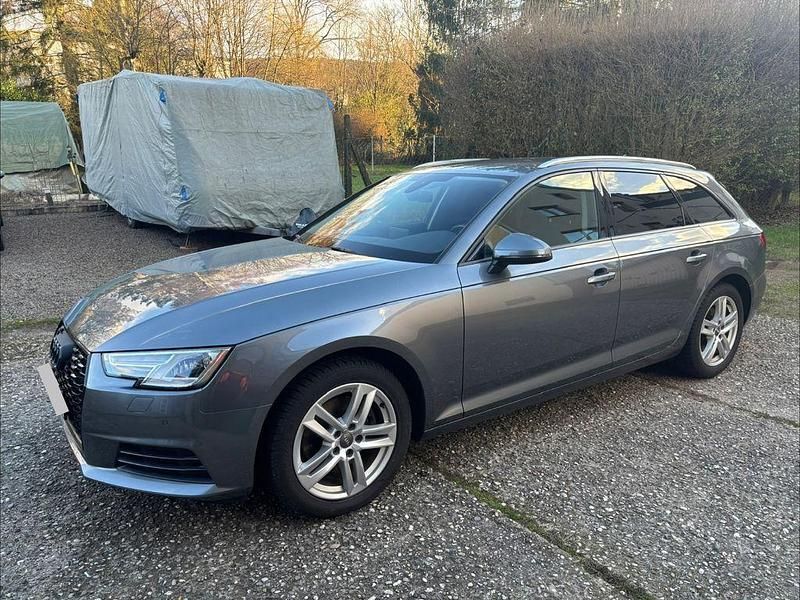Gebraucht Audi A4 Ambiente 150 PS (110 kW) 2018 Grau Kombi