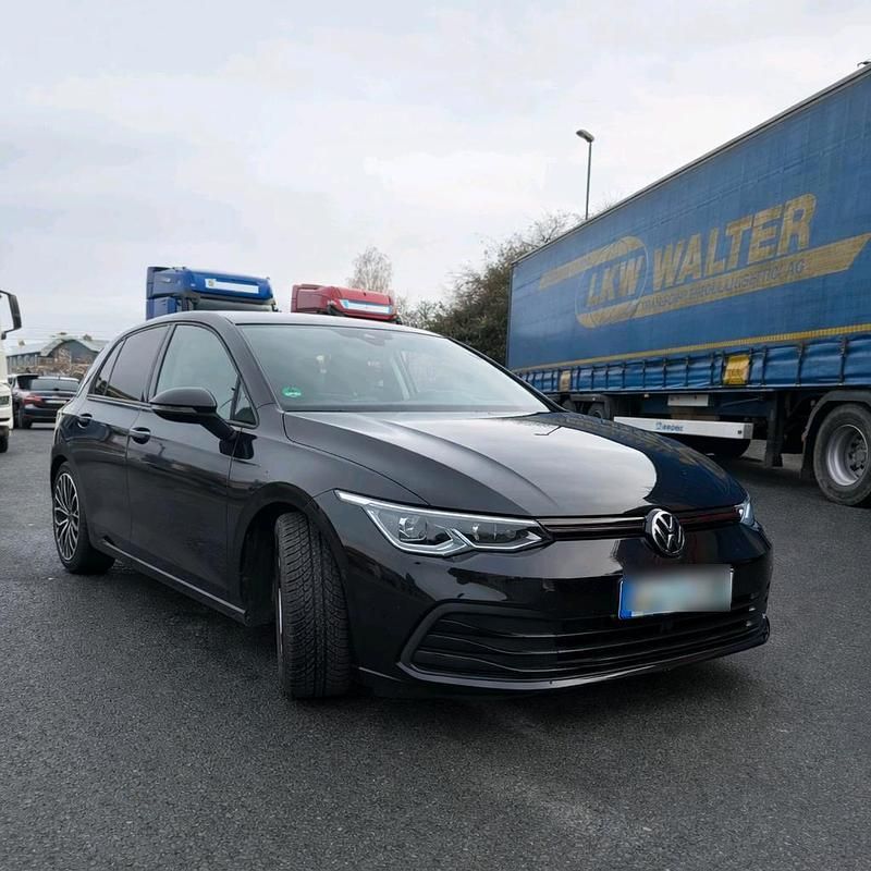 Gebraucht VW Golf VIII 150 PS (110 kW) 2022 Schwarz Kleinwagen