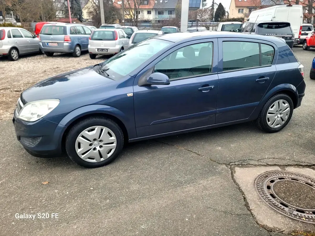 Gebraucht Opel Astra 90 PS (66 kW) 2007 Blau Kleinwagen