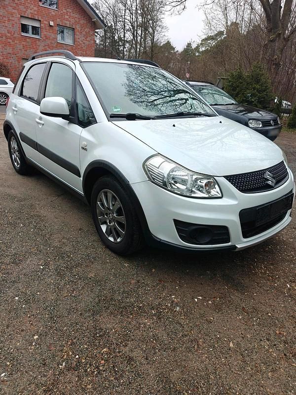 Gebraucht Suzuki SX4 135 PS (99 kW) 2012 Weiß SUV
