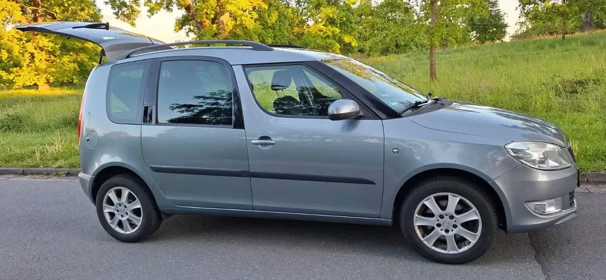 Gebraucht Skoda Roomster Plus Edition 90 PS (66 kW) 2012 Grau Van / Kleinbus