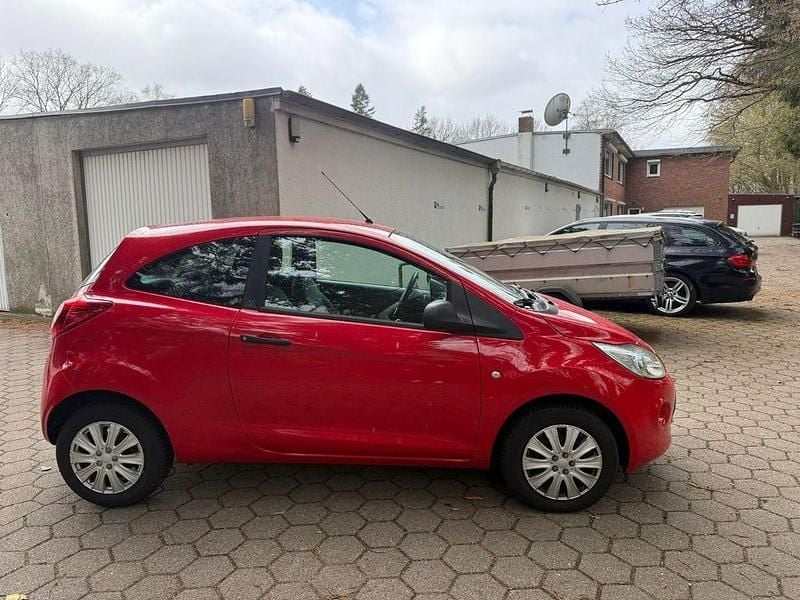 Gebraucht Ford Ka Ambiente 69 PS (50 kW) 2014 Rot Kleinwagen