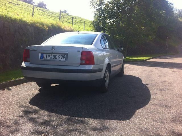 Gebraucht VW Passat 125 PS (91 kW) 1997 Silber Limousine