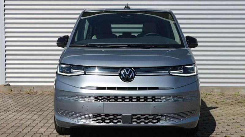 Neu VW Multivan Style 150 PS (110 kW) 2025 Mono silver Van / Kleinbus