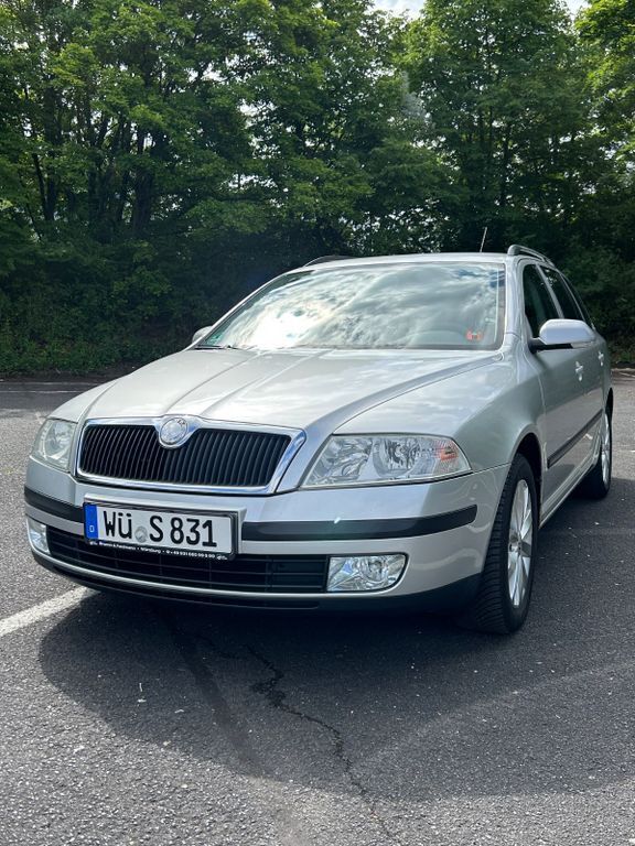 Grau Gebraucht 2007 Skoda Octavia Classic Kombi | 2.080 € (Guter Preis) - Bild 1/4