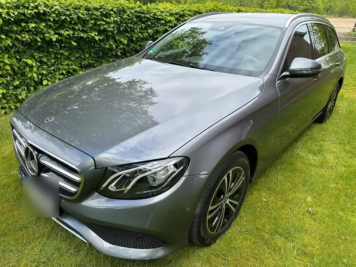 Gebraucht Mercedes E220 194 PS (142 kW) 2020 Grau Kombi