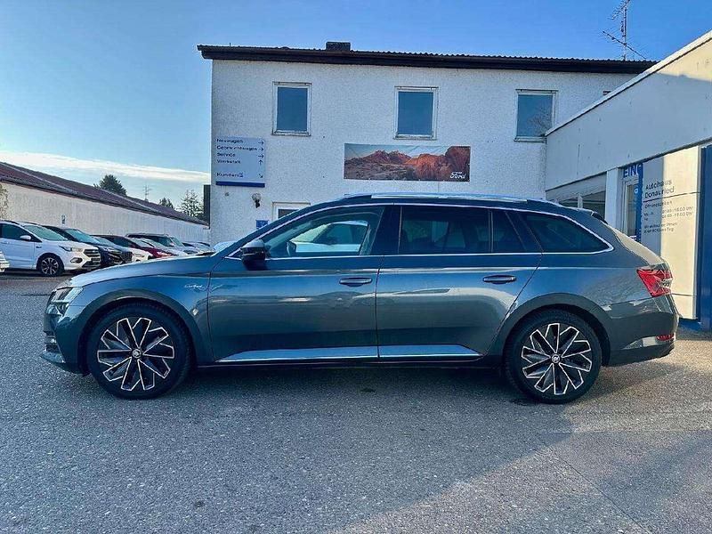 Gebraucht Skoda Superb LAURIN & KLEMENT 200 PS (147 kW) 2021 Quarzgrau metallic Kombi