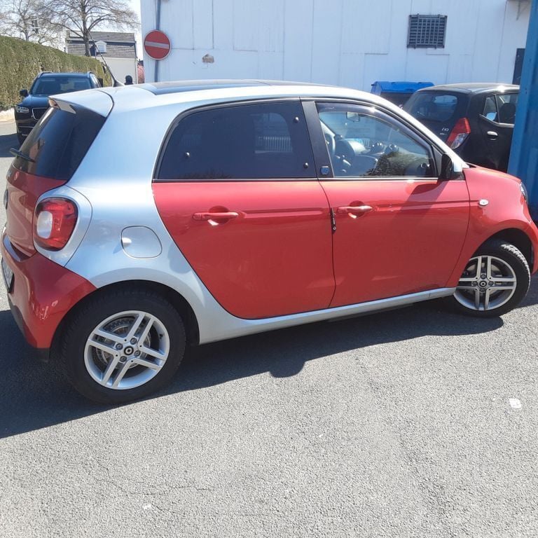 Rot Gebraucht 2020 Smart ForFour Electric Drive Kleinwagen | 9.980 € (Fairer Preis) - Bild 1/4