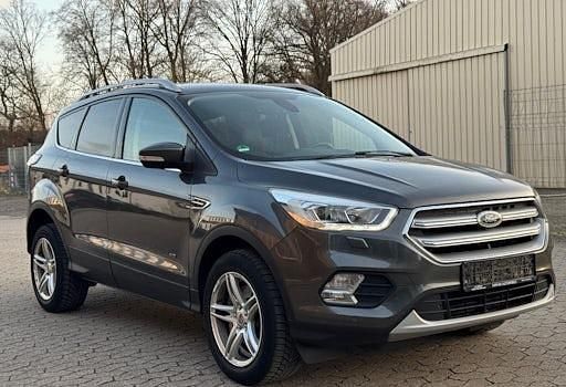 Gebraucht Ford Kuga Titanium 180 PS (132 kW) 2018 Grau SUV