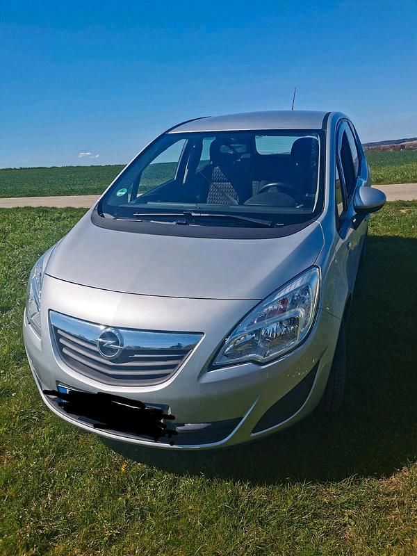 Gebraucht Opel Meriva 101 PS (74 kW) 2013 Silber Van / Kleinbus