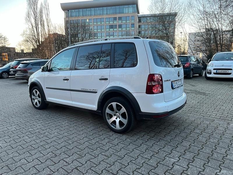 Gebraucht VW Touran Cross 140 PS (102 kW) 2009 Weiß Van / Kleinbus