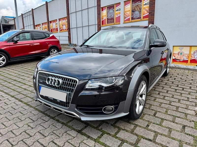 Grau Gebraucht 2009 Audi A4 Kombi | 5.800 € (Guter Preis) - Bild 1/4