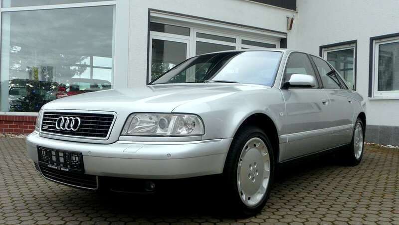 Lichtsilber metallic Gebraucht 2000 Audi A8 Limousine | 11.990 € - Bild 1/4