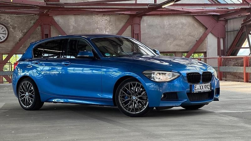 Blau Gebraucht 2012 BMW 125 M Sport Kleinwagen | 11.450 € (Teuer) - Bild 1/4