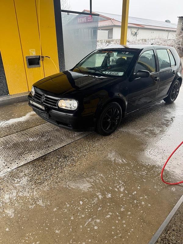 Schwarz Gebraucht 2001 VW Golf IV Kleinwagen | 600 € - Bild 1/4