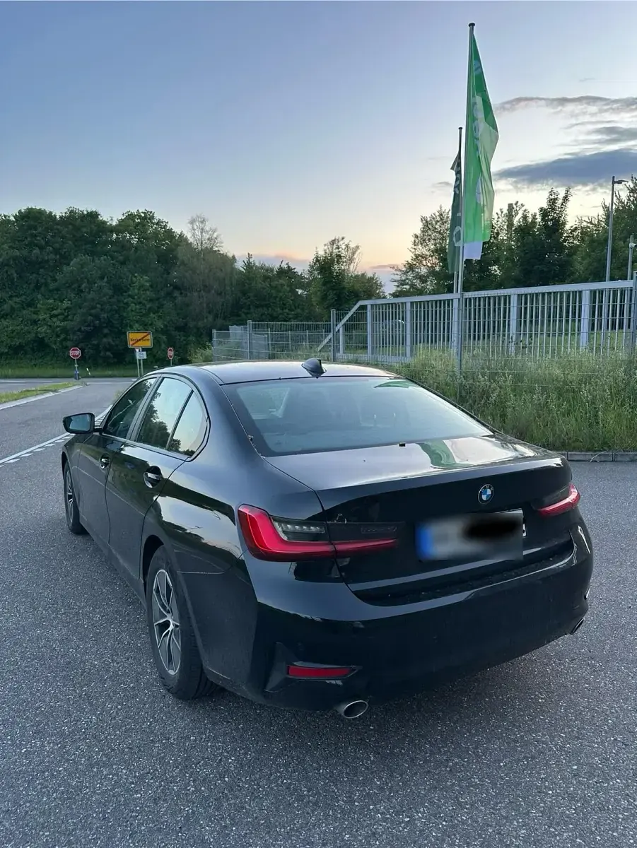 Gebraucht BMW 318 150 PS (110 kW) 2020 Schwarz Limousine